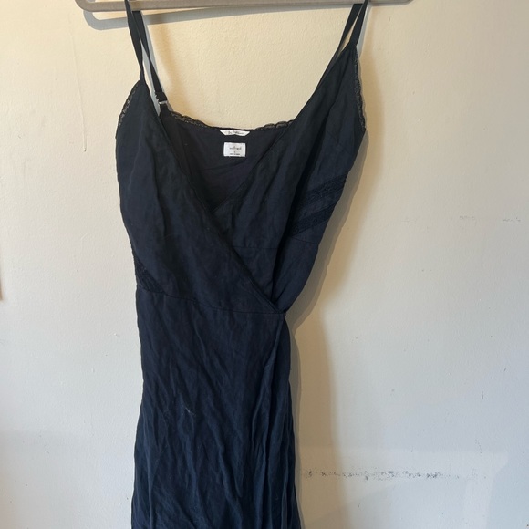 Small BLACK Aritzia Wilfred small boheme wrap linen black/ lace detailing dress - Picture 8 of 8